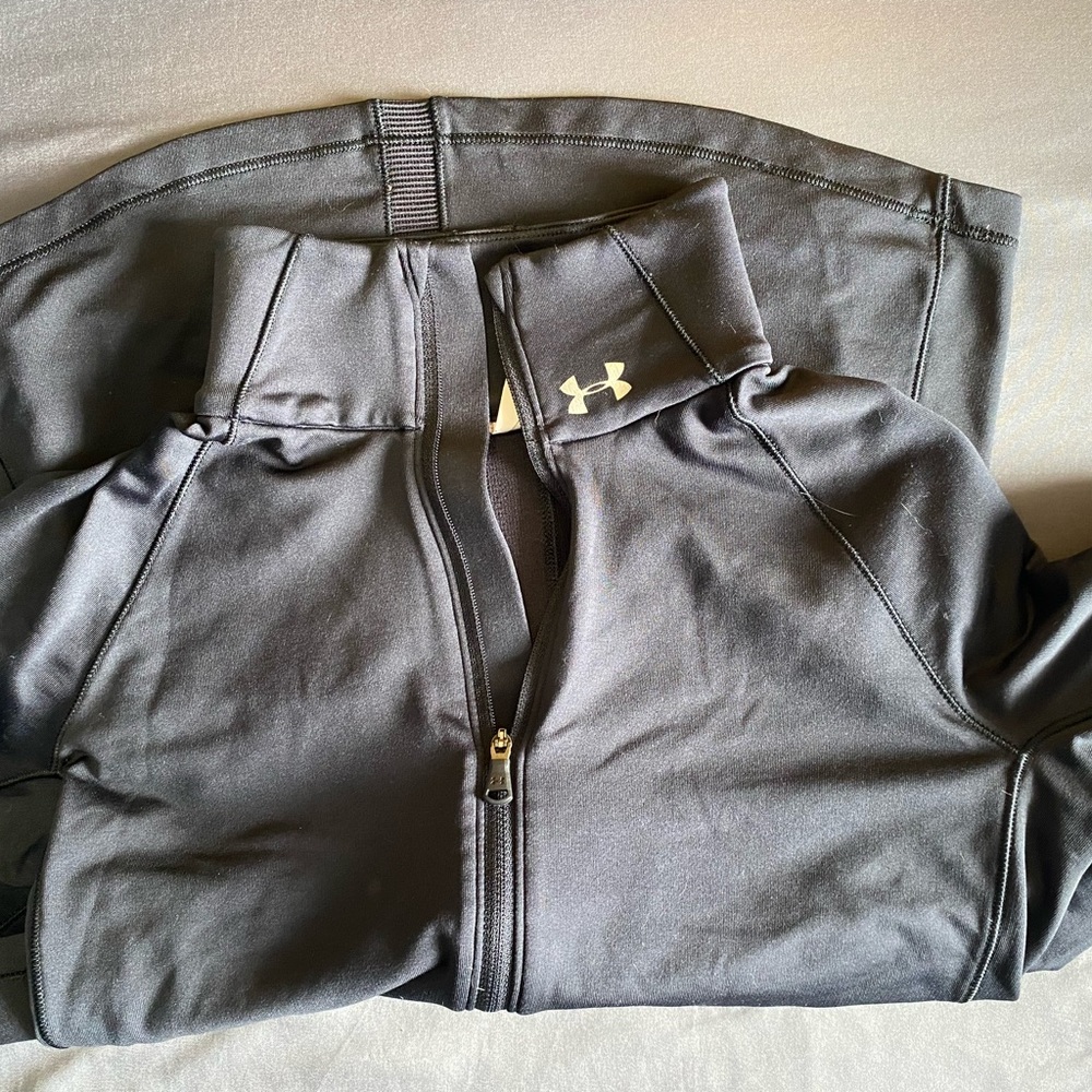 UA quarter zip with thumb holes